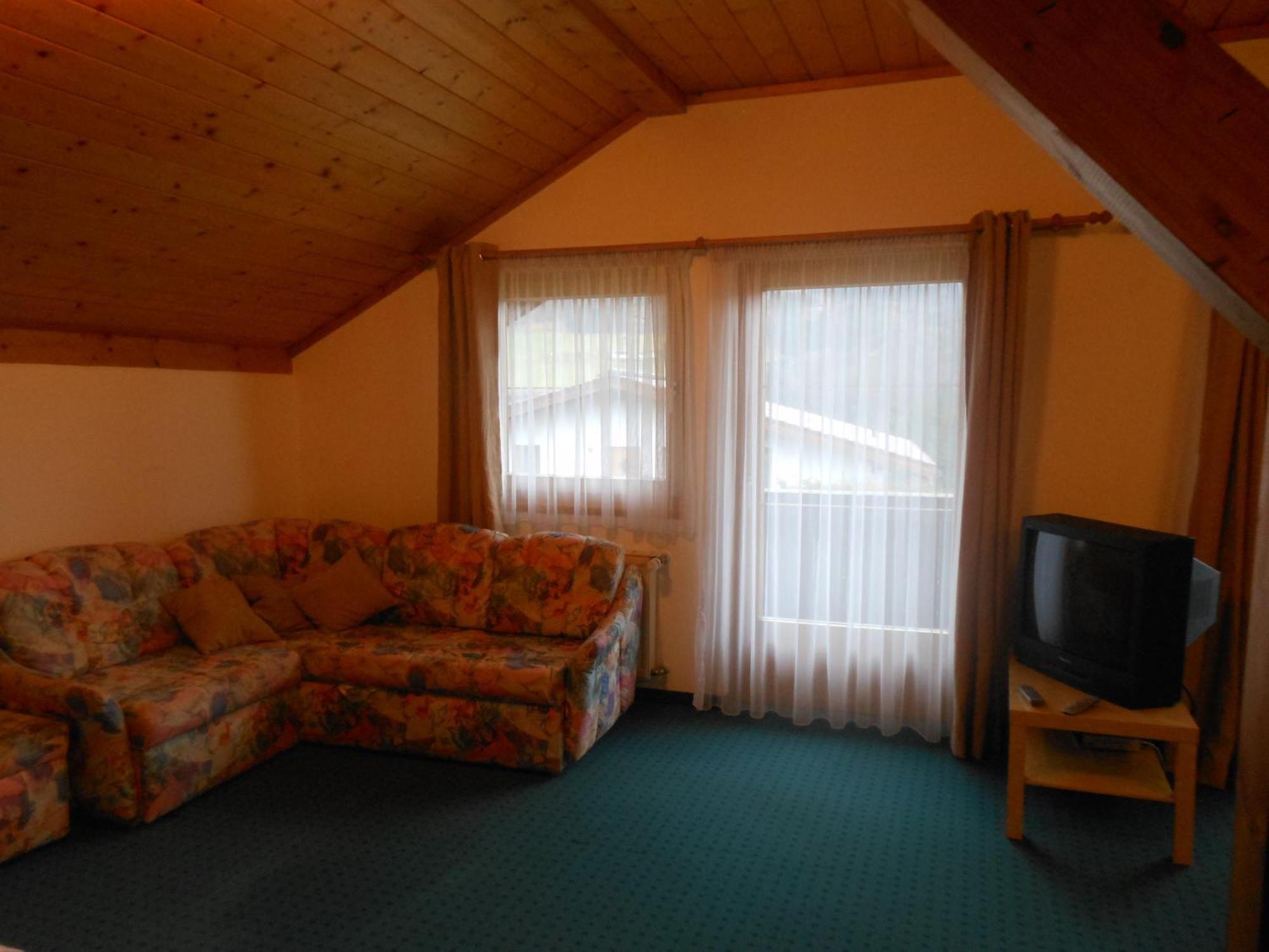プファルヴェルフェンHaus Riederアパートメント 部屋 写真