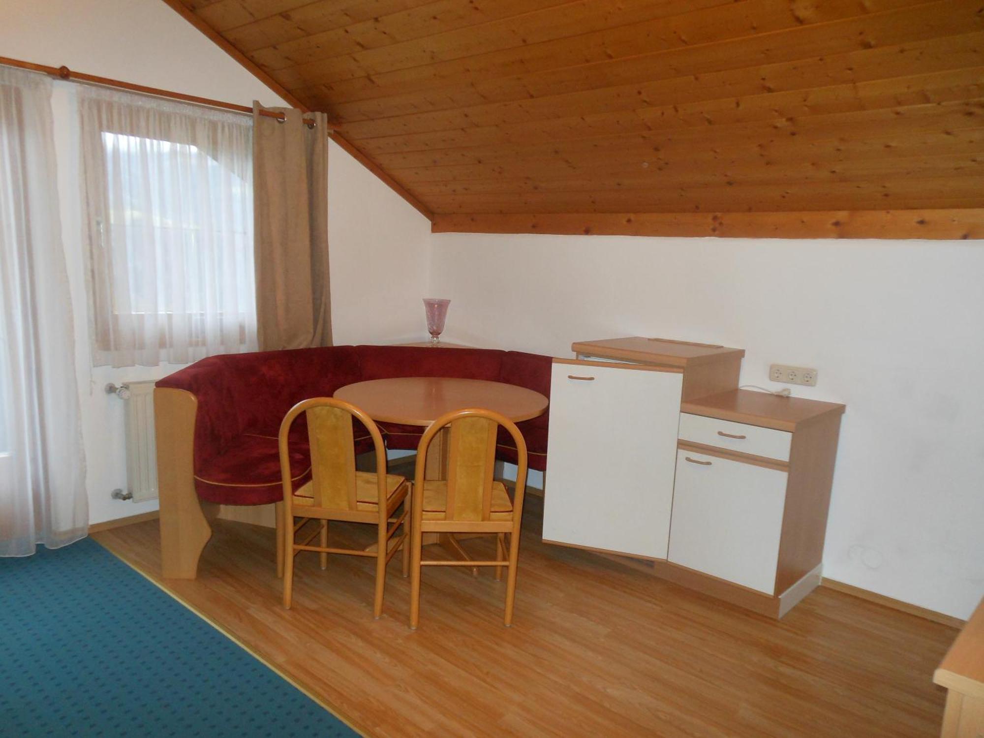 プファルヴェルフェンHaus Riederアパートメント 部屋 写真