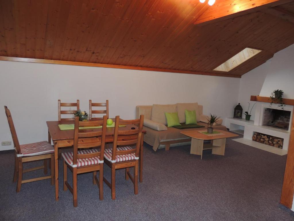 プファルヴェルフェンHaus Riederアパートメント 部屋 写真